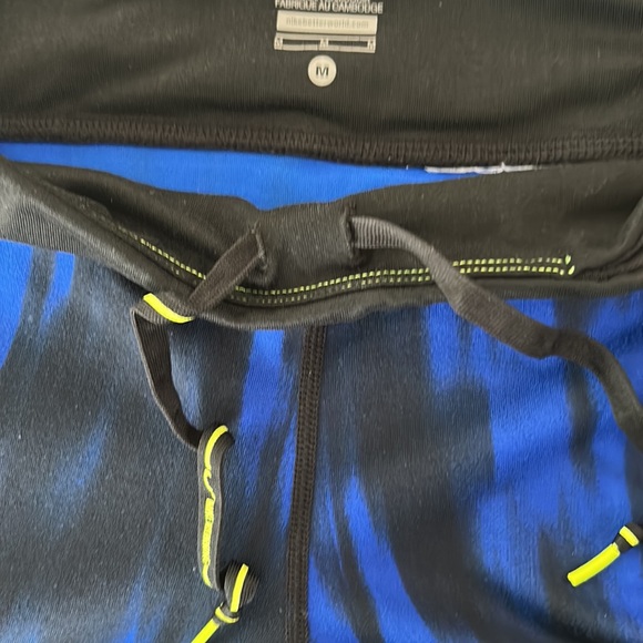Nike Dri-Fit Leggings-Size Medium - Picture 4 of 9